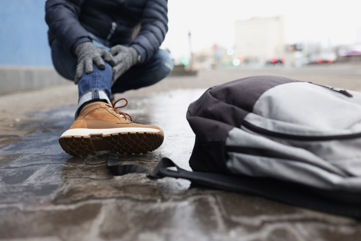 Person hurt after slipping on icy sidewalk - Atlanta Slip and Fall Lawyer